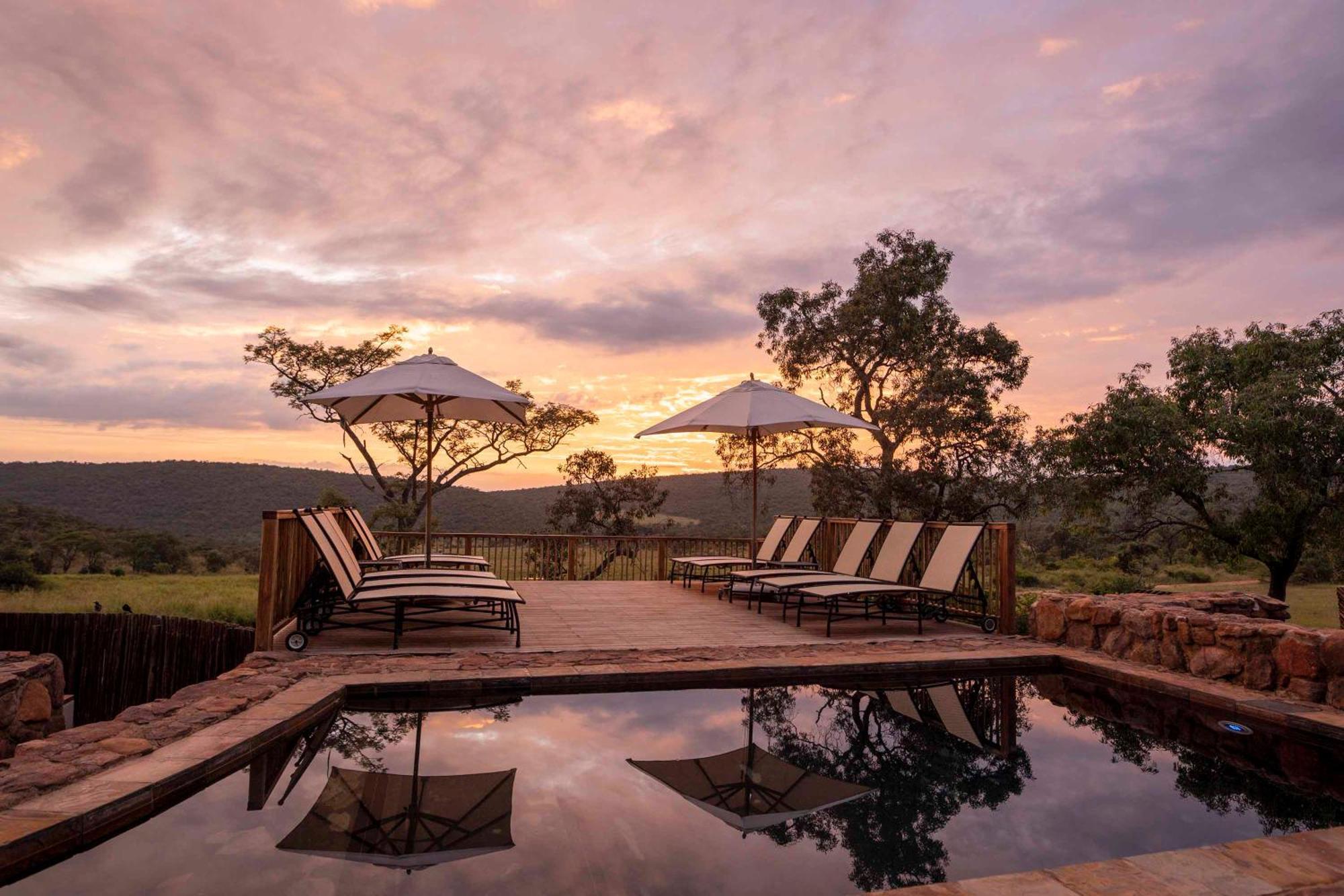 Ekuthuleni Lodge Strand Bagian luar foto