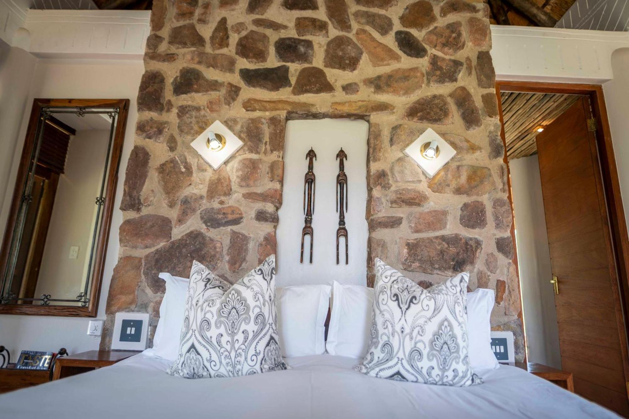 Ekuthuleni Lodge Strand Bagian luar foto