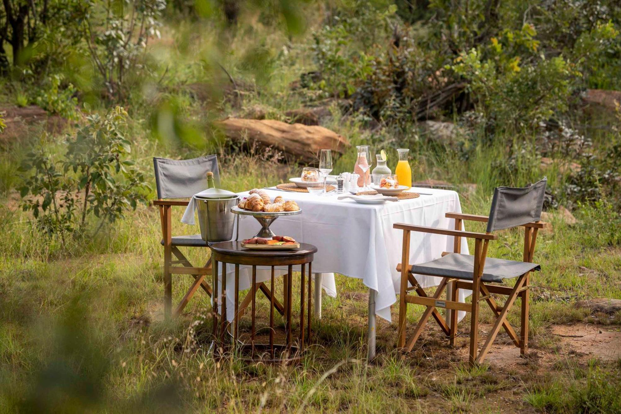 Ekuthuleni Lodge Strand Bagian luar foto
