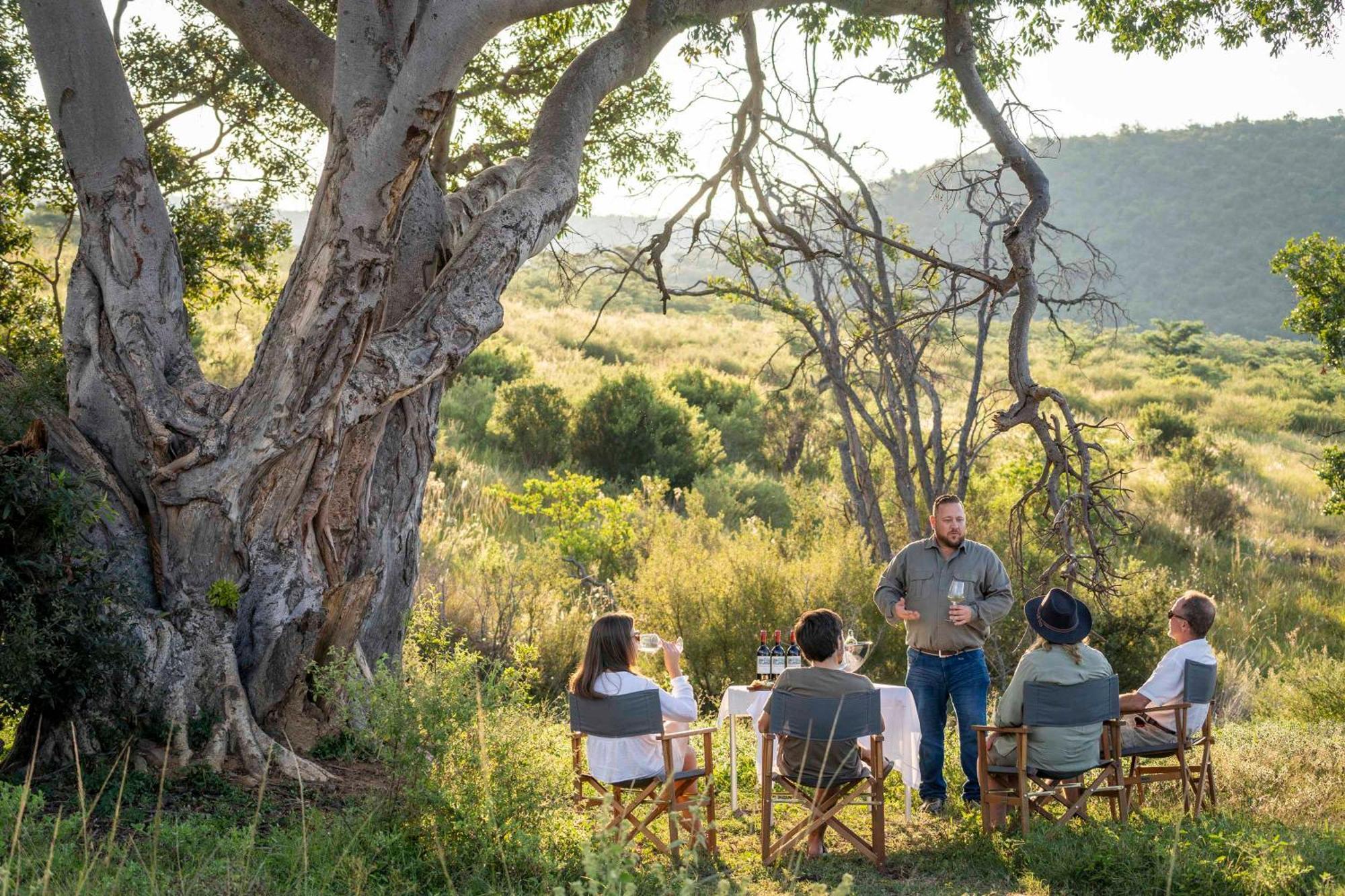 Ekuthuleni Lodge Strand Bagian luar foto