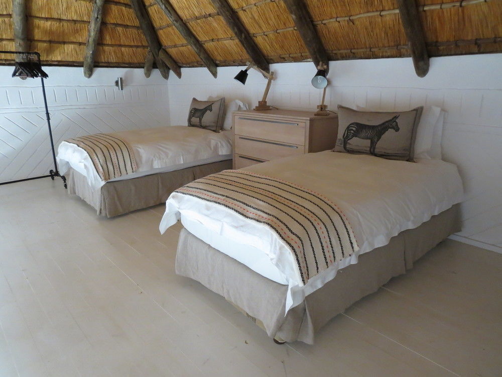 Ekuthuleni Lodge Strand Bagian luar foto